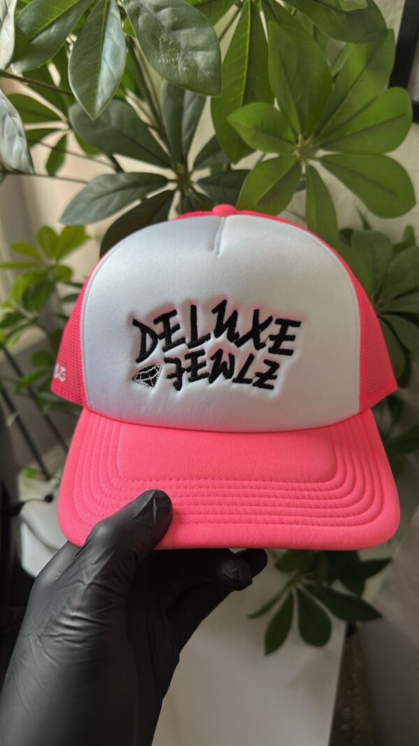 DELUXE JEWLZ TRUCKER CAP | PINK