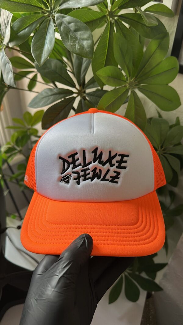 DELUXE JEWLZ TRUCKER CAP | ORANGE